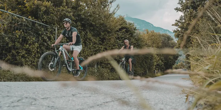 Philipp Schmitt mit dem Mountainbike unterwegs